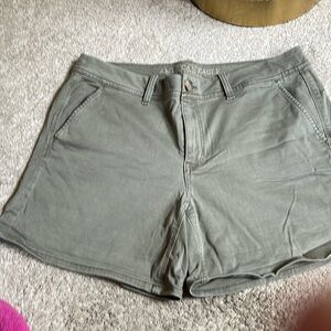 American Eagle khaki green shorts